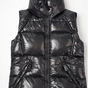 SAM Black Women's Lacquered Puffer Vest (Small) in Superb Condition